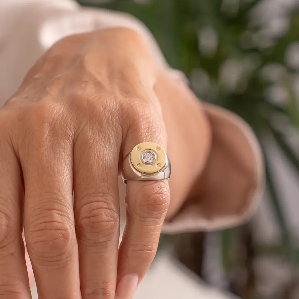Anillo 44